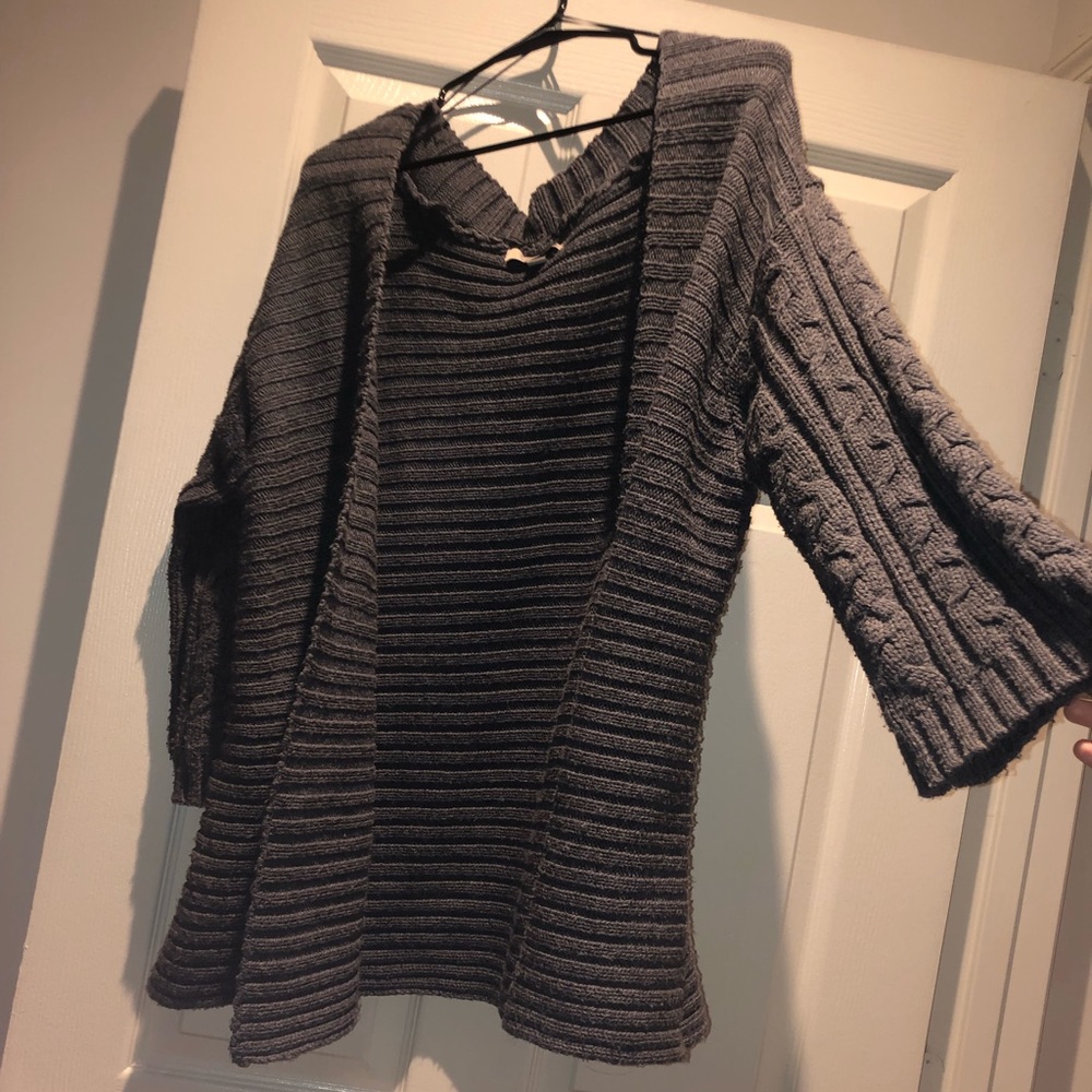 XL gray cardigan :)